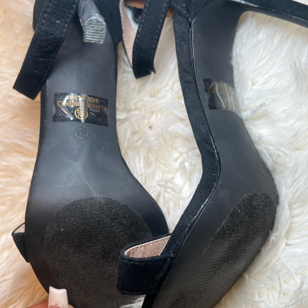 Heels - Picture 2 of 3